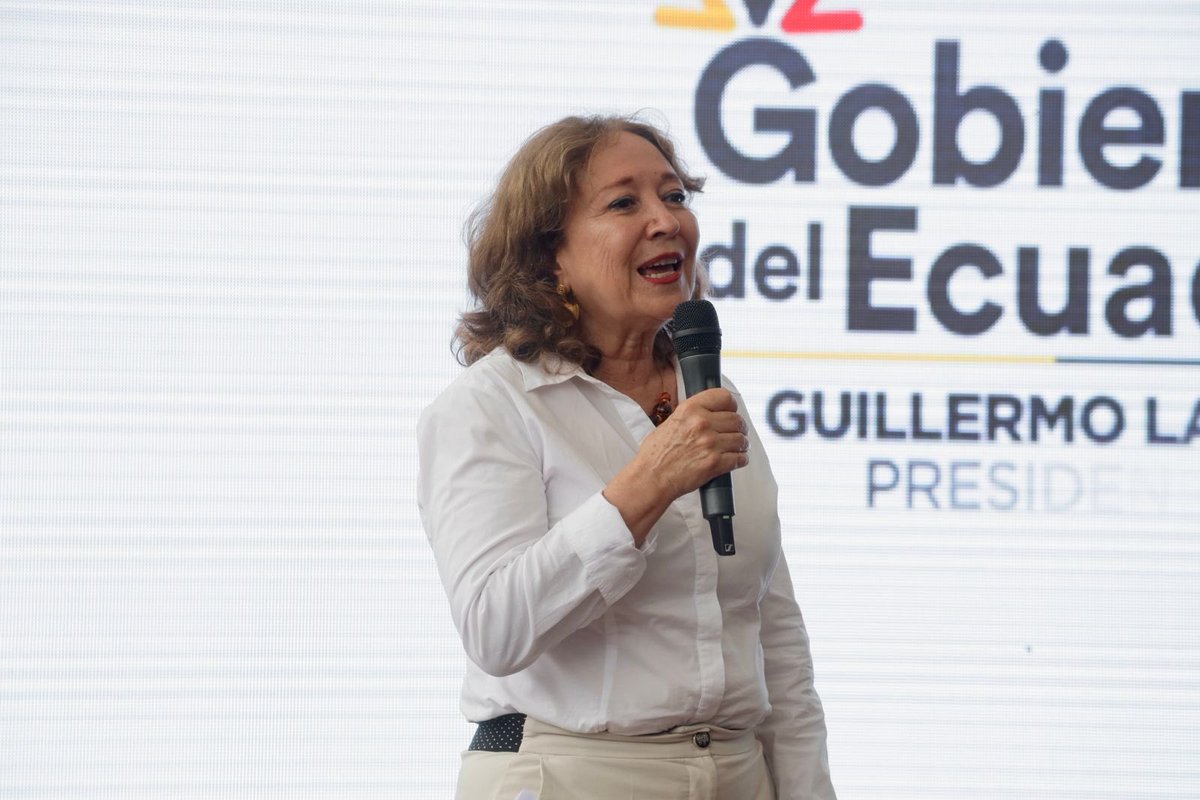 MaElenaMachucaM's tweet photo. #TeatroDelBarrio
✅ Para el 2023, tenemos asignado 💵 USD $1000.000,00. 
✅ 1️⃣4️⃣ provincias y 3️⃣1️⃣ cantones del 🇪🇨 ya cuentan con procesos artísticos y culturales reactivados.
Nuestro compromiso 🤝 llevar el #TeatroDelBarrio hasta el último rincón de nuestro querido país. https://t.co/YphQwuT9G2
