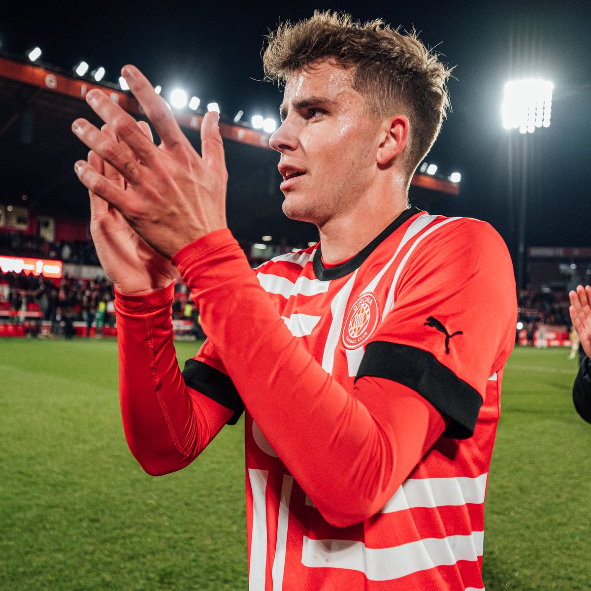 😍 Quina nit per debutar a PRIMERA!

👏 Enhorabona, <a href="/Richiii101/">Ricard Artero</a> 

#MadeInGFCAcadèmia