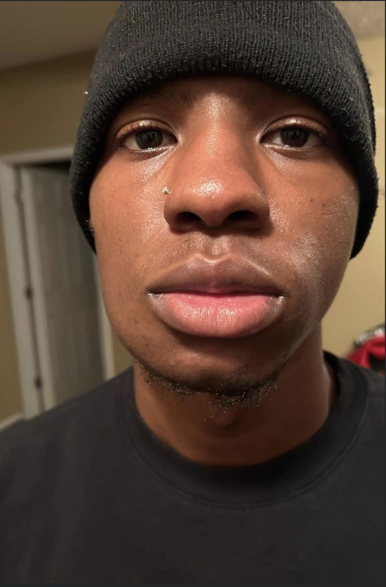 According to a phone call with father, Michael Williams Sr and #TheSpitBucket host, <a href="/Iotba214/">IOTBA BOXING TALK</a>, trainer <a href="/RealRoyJonesJr/">Roy Jones Jr.</a> wanted to pull Michael Williams Jr. from the #BronerWilliams #BLKPrime Card this week. 

Both Williams Jr and his father declined the recommendation. Next day,