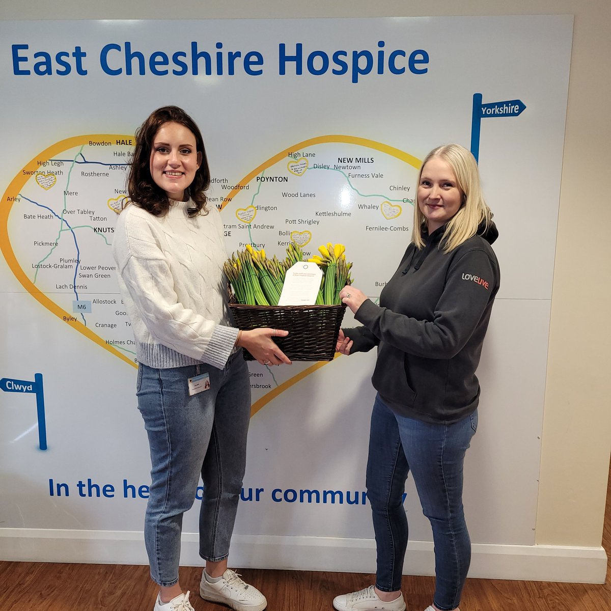 #randomactofkindnessday The LOVELIVE team visited <a href="/ECHospice/">East Cheshire Hospice</a> yesterday to pass on some small tokens of thanks for the staff &amp; volunteers #randomactofkindness