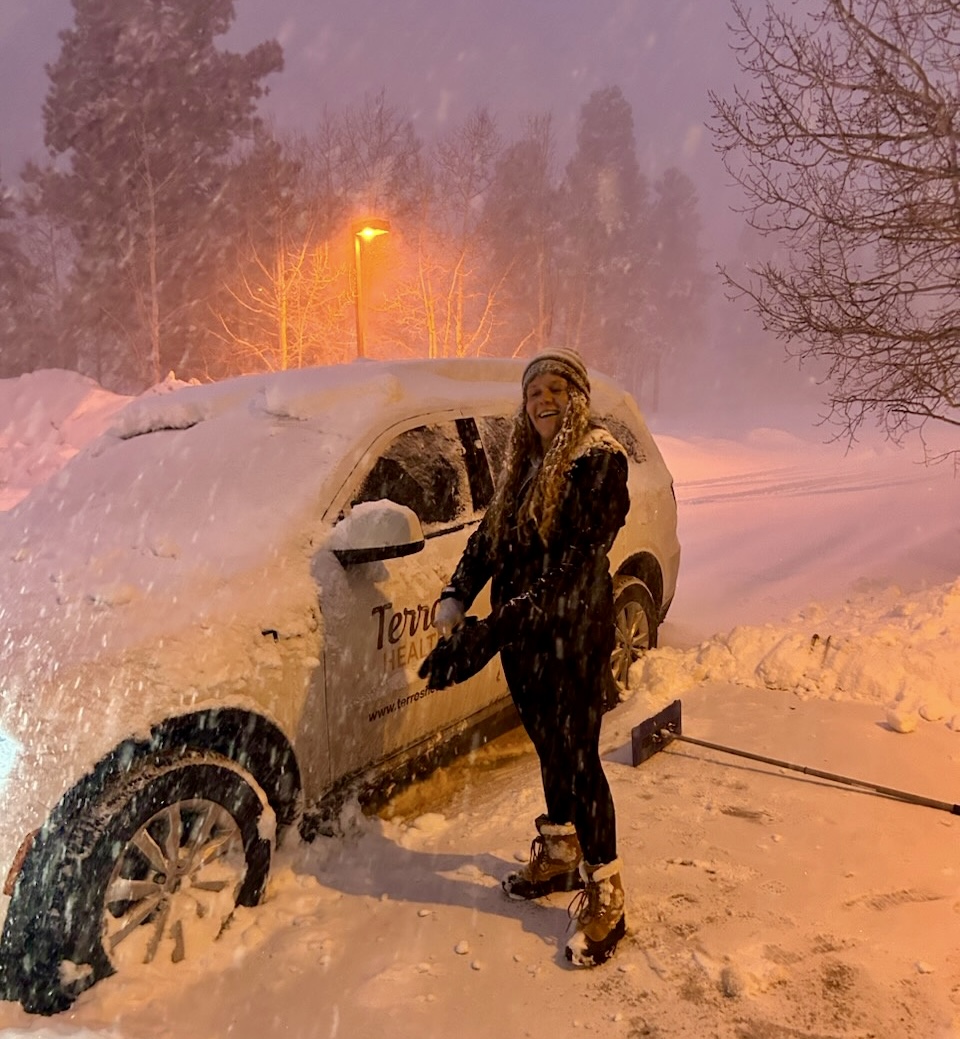 terroshealth's tweet photo. Shoutout to our incredible #Flagstaff team for working together during the winter storm this week to keep their lots and sidewalks clear to expedite getting to patients! 

#terroshealth #teamwork #patientcare #inspiringchangeforlife https://t.co/mcLWL4X0wo