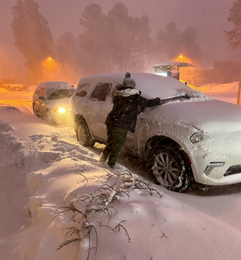 terroshealth's tweet photo. Shoutout to our incredible #Flagstaff team for working together during the winter storm this week to keep their lots and sidewalks clear to expedite getting to patients! 

#terroshealth #teamwork #patientcare #inspiringchangeforlife https://t.co/mcLWL4X0wo