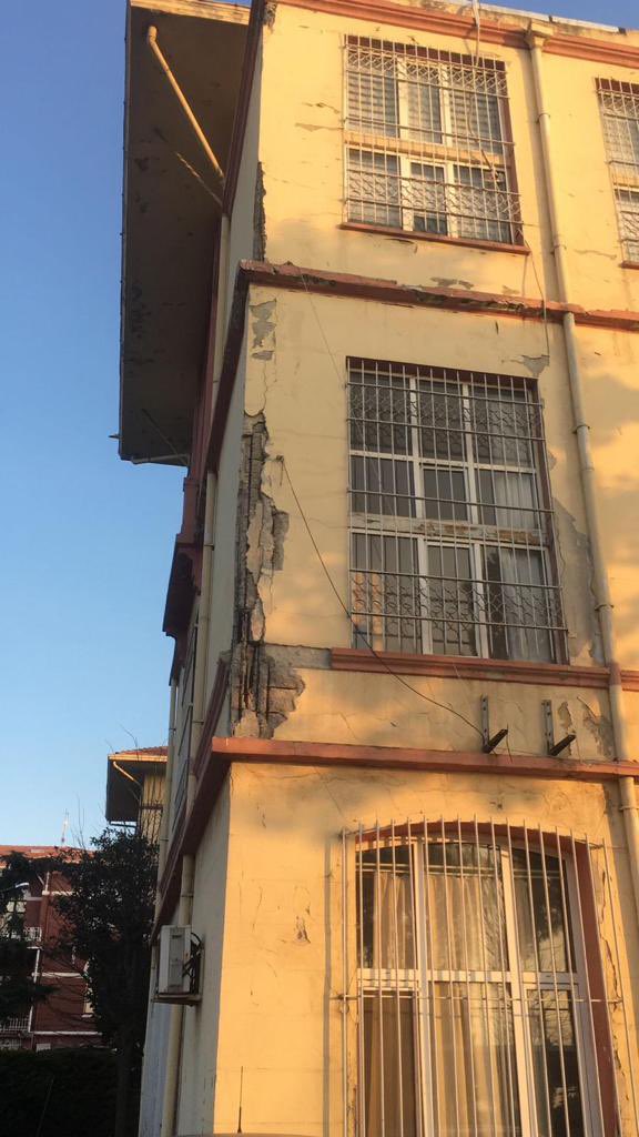mirayaltay_'s tweet photo. Beklenen depremde yüzlerce kişininin canının tehlikede olmaması için Cerrahpaşa hastanesi acilen yenilenmeli
#CerrahpaşaMezarOlmasın https://t.co/NddM8MANto
