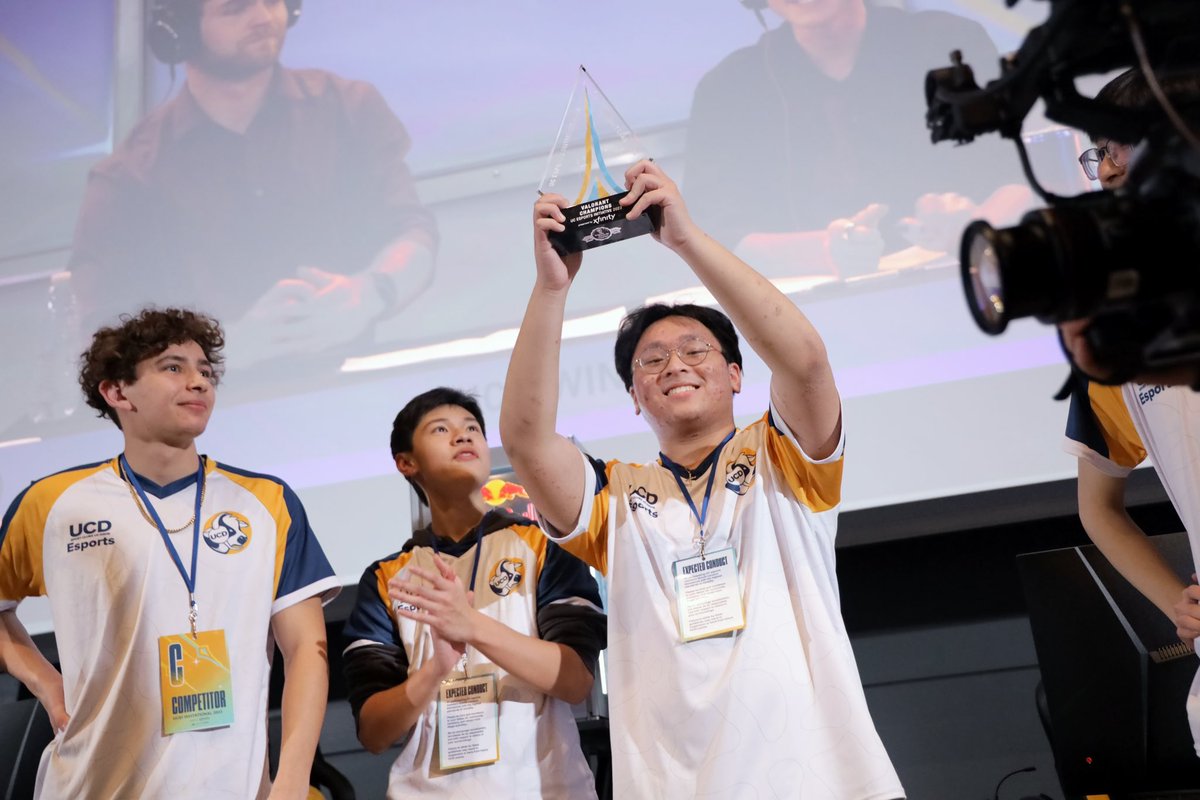 EsportsatUCD's tweet photo. Still thinking about how VAL Gold crushed it at UCEI last month π€
πΈ: @qypress
#UCEI #UCDFIGHTING #UCDUBS https://t.co/NW4muoVYF9