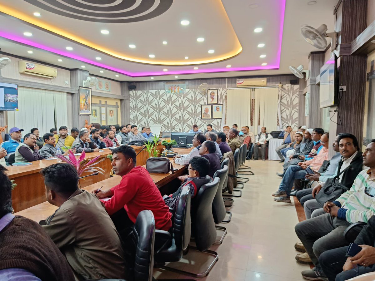 dcofficedhubri's tweet photo. Few glimpses from the Virtual live streaming of the meeting of the Honourable Chief Minister, Assam, with all Deputy Commissioners, Superintendents of Police and all Gaon Panchayat Secretaries on the ongoing operation against Child Marriage and other issues. @DIPRO_Dhubri https://t.co/1SgqX2Q2Ms
