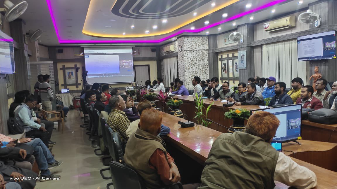 dcofficedhubri's tweet photo. Few glimpses from the Virtual live streaming of the meeting of the Honourable Chief Minister, Assam, with all Deputy Commissioners, Superintendents of Police and all Gaon Panchayat Secretaries on the ongoing operation against Child Marriage and other issues. @DIPRO_Dhubri https://t.co/1SgqX2Q2Ms