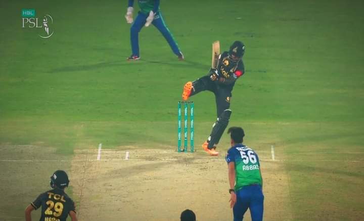 iabbdullaah's tweet image. A gift from Saim Ayub to AB De Villars on his birthday 😂❤️