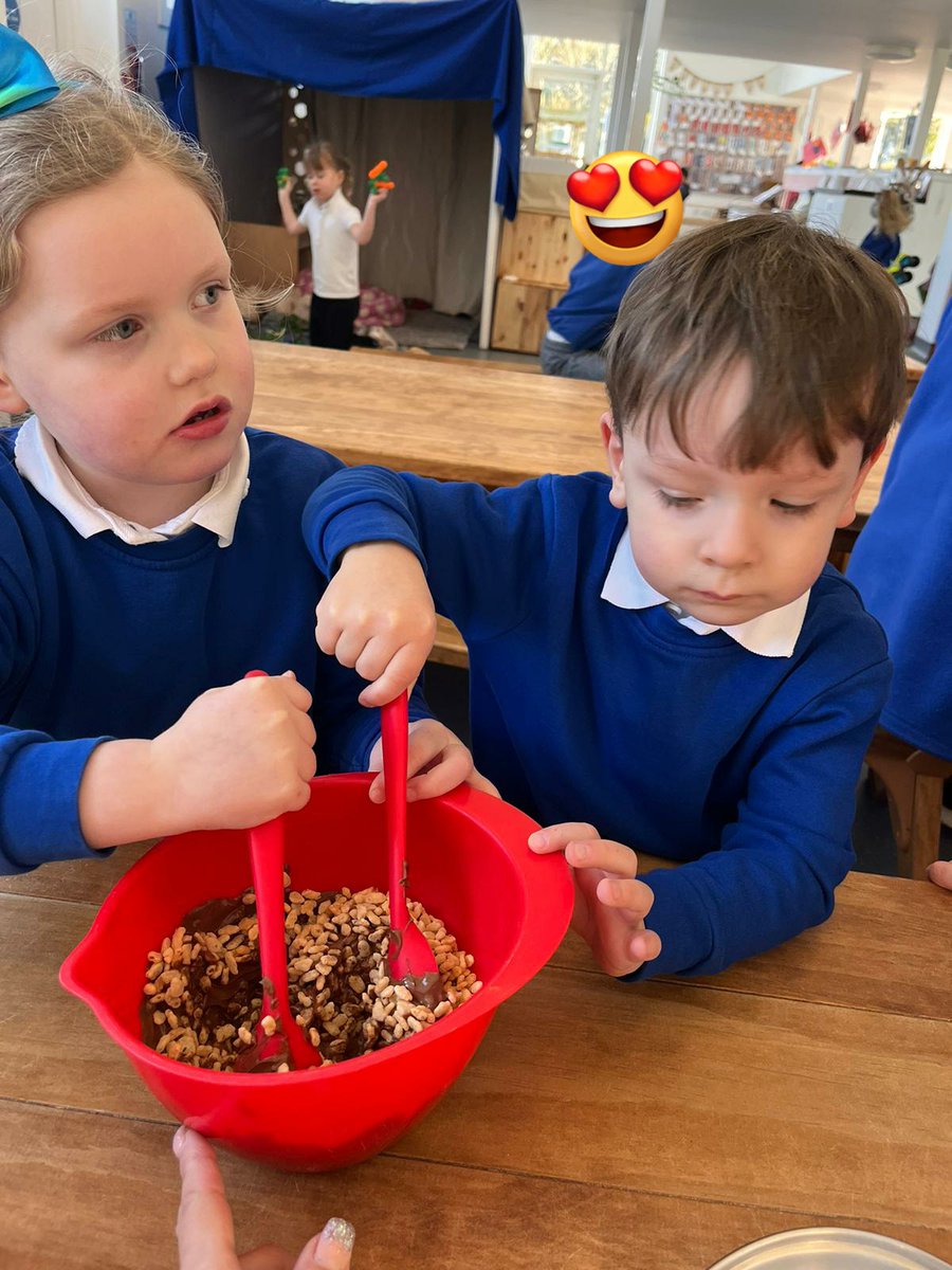 nurserydennyps's tweet photo. A joined nursery this week and we have been finding out all the things he loves. His sister has been showing him round. He choose some tomato pasta to make for lunch today as an extra choice and he wanted to make krispie cakes too for home . #whatmatterstome #matterstous https://t.co/wep9uCkSsJ