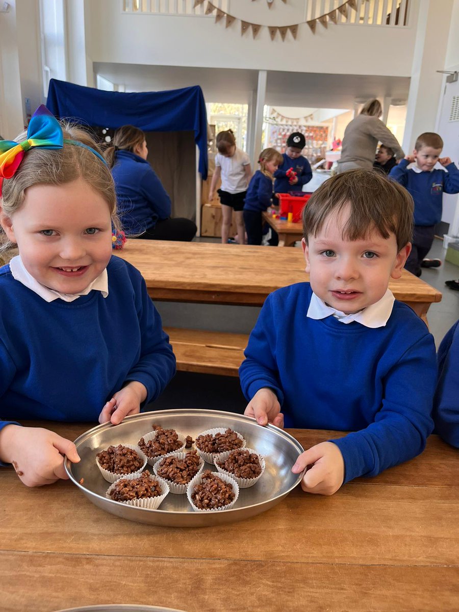 nurserydennyps's tweet photo. A joined nursery this week and we have been finding out all the things he loves. His sister has been showing him round. He choose some tomato pasta to make for lunch today as an extra choice and he wanted to make krispie cakes too for home . #whatmatterstome #matterstous https://t.co/wep9uCkSsJ
