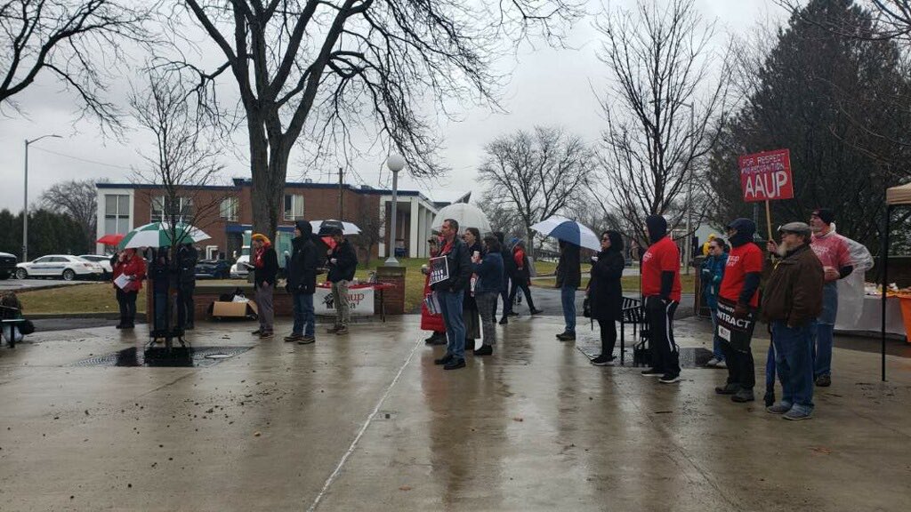 CNYLabor's tweet photo. Some moments from this morning's @aauputica Rally to Save Utica! We stand with Utica University's faculty, students, and alumni in the fight to uphold their union's collective bargaining agreement and #stopthecuts 💪

#unionstrong #1u https://t.co/V4QreGVvSi