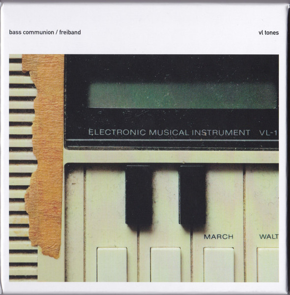 balangereis's tweet photo. #NP: #NowPlaying:
Bass Communion & Freiband - 'vl tones' (3cd box) (2019)
More and more and more and more necessary drones.
@Albums2Hear #BassCommunion #Freiband #StevenWilson https://t.co/TEN2YePf68
