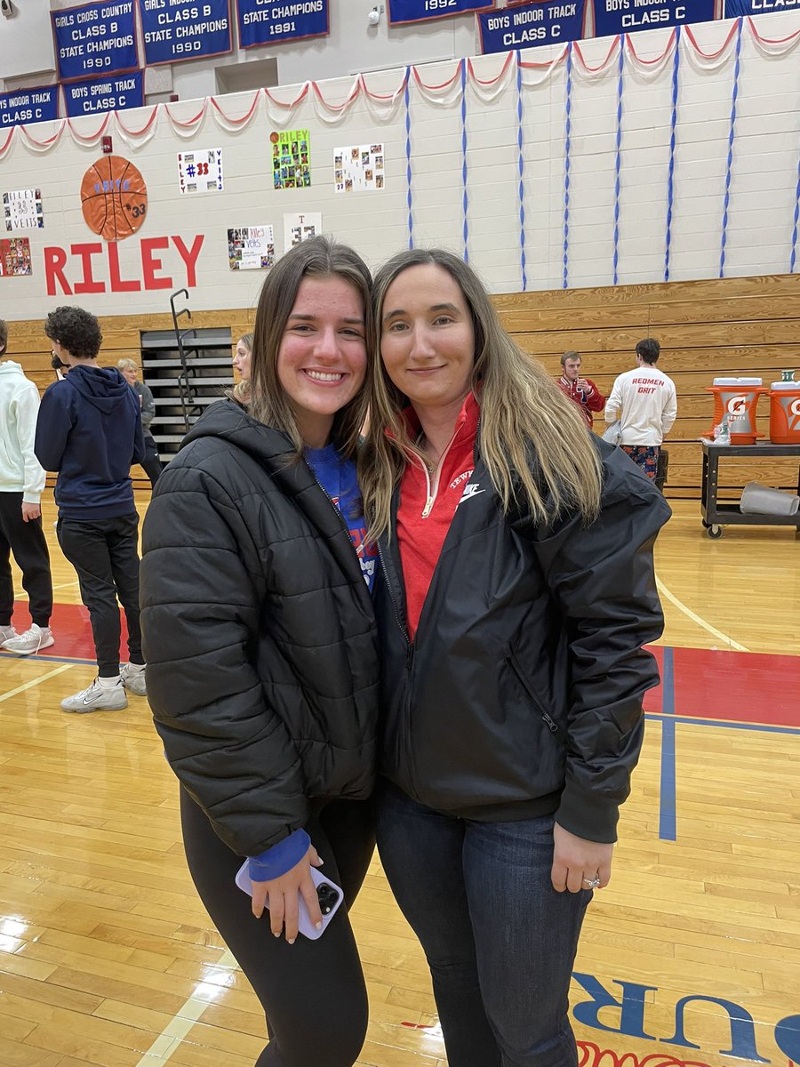 TMHSField's tweet photo. Congrats to Senior Captain Olivia Ward on attending Virginia this upcoming fall! Amazing player,leader,and an even better person! #congrats #truecaptain #hardworker #truegrit #loveya #wewillmissyou #proud #tewksbury #fieldhockey https://t.co/x0g2Fa4JCZ