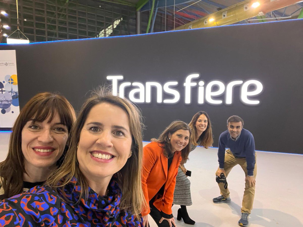 Equipazo de @aaconocimiento de <a href="/UniversidadAnd/">Consejería Universidad, Investigación e Innovación</a> para coordinar y organizar la presencia del Sistema Andaluz del Conocimiento y de los organismos de la <a href="/AndaluciaJunta/">Junta de Andalucía</a> en <a href="/ForoTransfiere/">Foro Transfiere</a>. Muchas gracias a mis compañero, sin vosotros no hubiera sido posible 💪