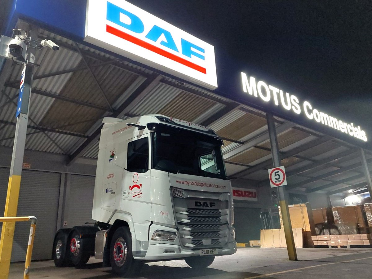 MotusDAF's tweet photo. Finishing off the week with two #DAFXG 530’s for Reynolds Logistics (Nottingham) Ltd. 🤩
Find out more ➡️ https://t.co/4Lx5iiGesc
#DAF #NewDAF #NewGeneratonDAF #DAFXG530 #Trucks #HGV #TrucksForSale #TruckAccessories #FridayFeeling #MotusDAF #MotusCommercials @DAFTrucksUK https://t.co/XachsUa6K4