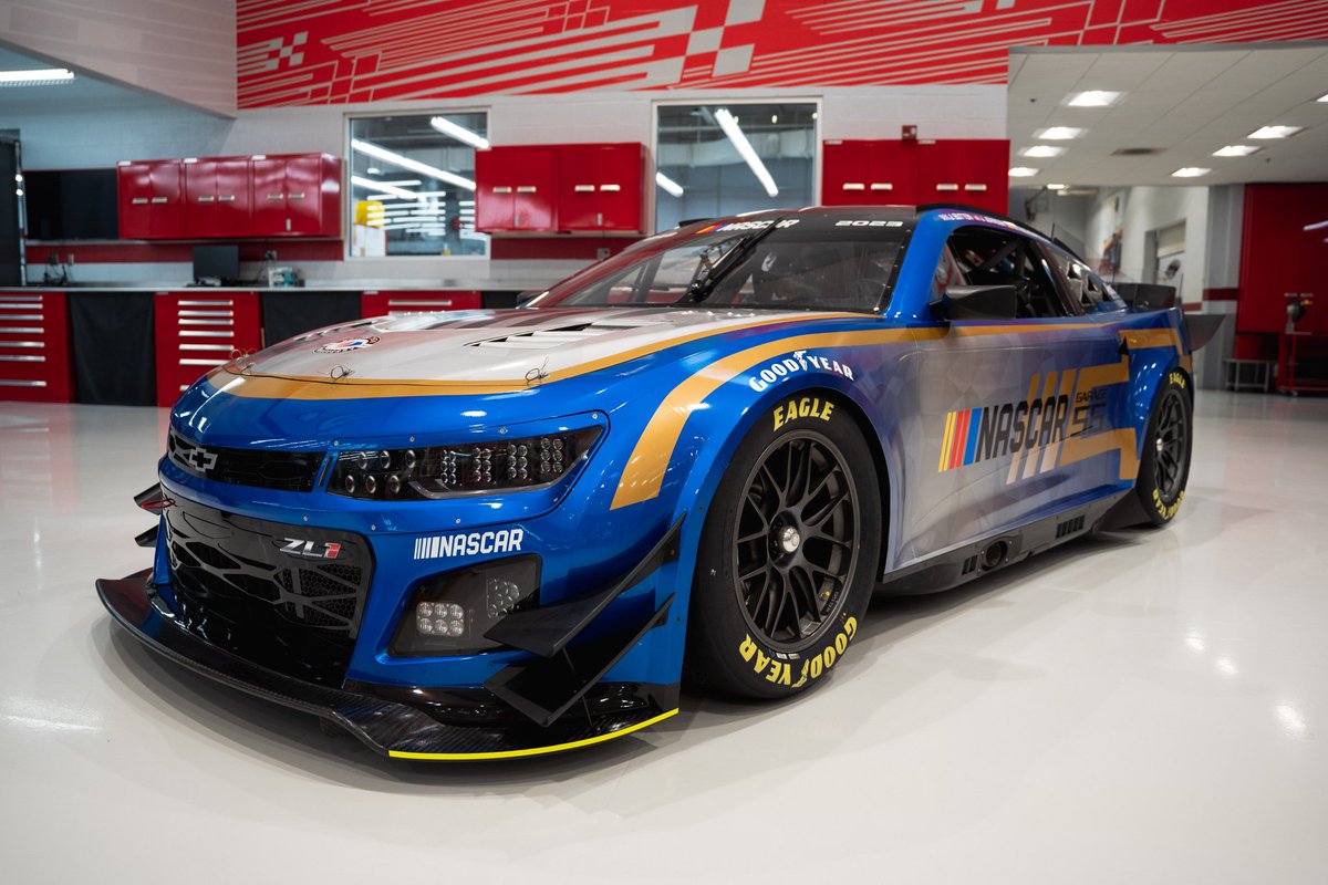 #NASCAR & #HendrickMotorsports officially unveiled the Next Gen #Chevrolet Camaro ZL1 and livery it plans to race as the #Garage56 entry in this year’s 24 Hours of #LeMans. #JimmieJohnson, #JensonButton and #MikeRockenfeller will share driving duties! 🔥
#Racing #Daytona500