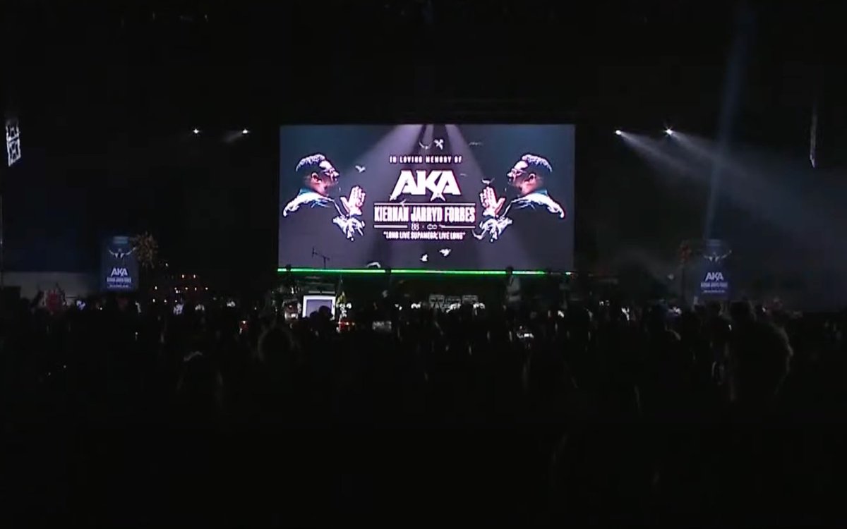 Those present danced and sang along as a musical tribute brought the memorial to a close. #RIPAKA #akamemorial #LongLiveSupaMegaLiveLong