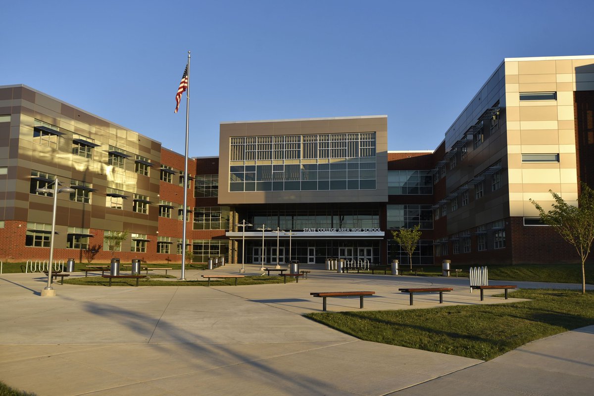 State High invites all current 8th grade students that are attending charter, private, cyber or homeschool and their families to attend an open house on March 14 from 6 to 7:30 p.m. Event will help introduce everyone to the high school. RSVP: forms.gle/CrZYfHZkvFzumR…