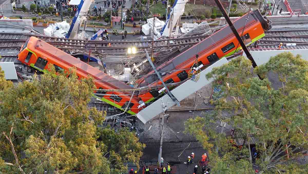 Reporte_Indigo's tweet photo. 🚨 #ÚltimaHora | La @FiscaliaCDMX pide 52 años de cárcel contra los involucrados por el colapso en Línea 12 del @MetroCDMX, entre ellos Enrique Horcasitas, exdirector del "Proyecto Metro" https://t.co/bpmkdJk3go
