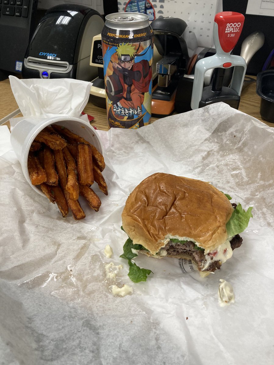 DrDecide's tweet photo. In Michigan, we have “The Olive Burger” 🫒 🍔 with real mayo and olives. It’s weird. It’s delicious. It’s pure Michigan. What strange foods does your state have? #food #burger #michigan #oliveburger #kewpee #midwest #naruto https://t.co/FD0pyRRq1o