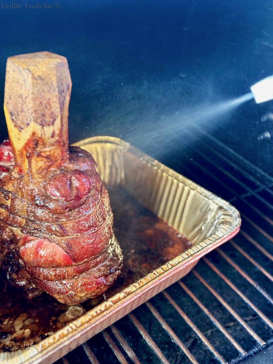 GrillinFool's tweet photo. Ever grill a meat hammer/Thor's hammer/beef shank? I marinated and basted this with some stout just for good measure. The link has the step by step, pic by pic, foolproof grilling instructions:
https://t.co/0ChahKF5o2
#MeatHammer #BBQ #Grill #ThorsHammer #Thor #MeatHammer https://t.co/A5BlpaPHCk