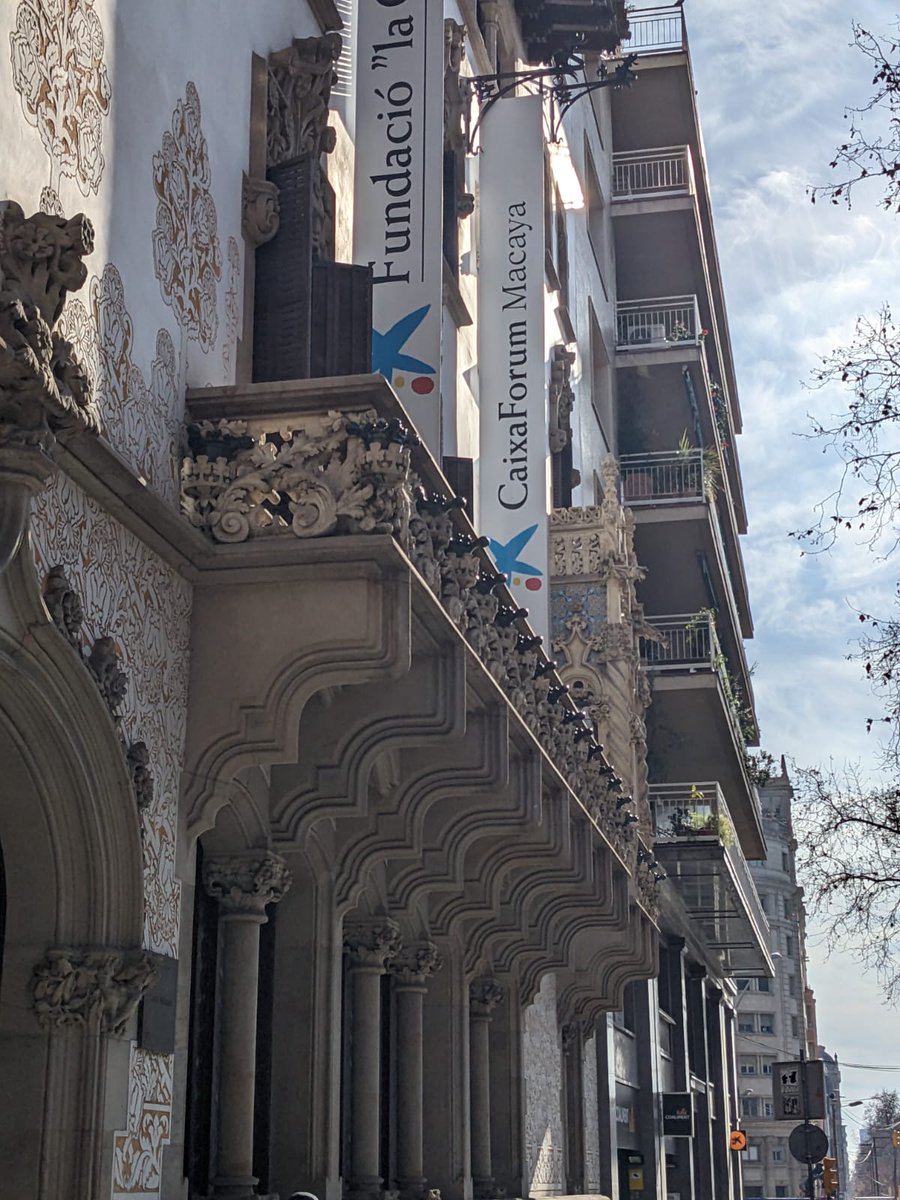 PhDCareerPod's tweet photo. 🇪🇸 Live from Barcelona 🇪🇸 Maru represented PhDCS at Tmex - a workshop to discover the landscape of translational medicine from leading experts, organized by @EatrisEric . Very proud to be part of this training 🙌 #eatris #phdcs #career #collaboration #translationalmedicine https://t.co/CYyUCVs7T1