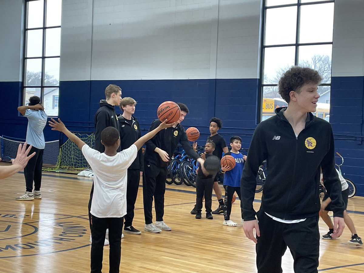 Strhoops tweet media