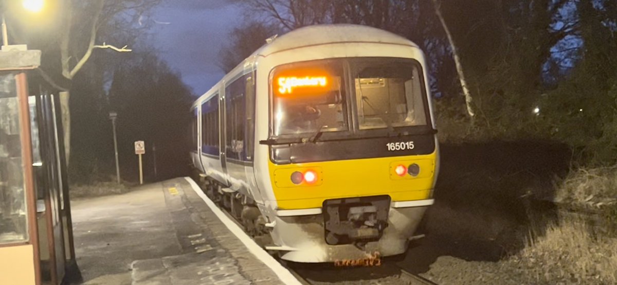 PlatformEdge1's tweet image. Bearley ✅

Last station for today and also the final request stop needed on the Snow Hill Lines!

Here is 165015 departing Bearley for Banbury #Class165