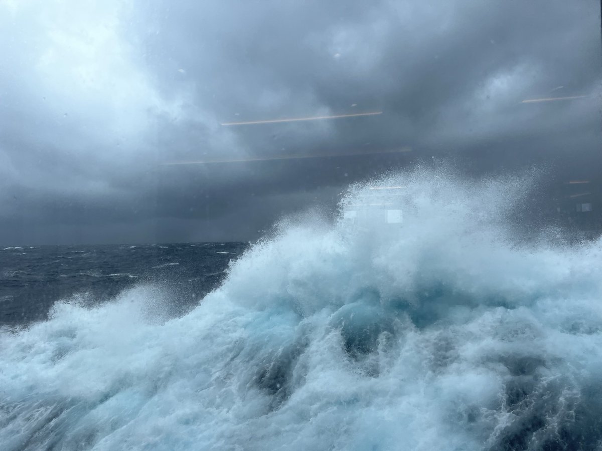 jennieunbound's tweet photo. “This, then, was the Drake Passage, the most dreaded bit of ocean on the globe—and rightly so. Here nature has been given a proving ground on which to demonstrate what she can do if left alone. The results are impressive.” Alfred Lansing
#drakeshake https://t.co/mw6ZhLMnDw