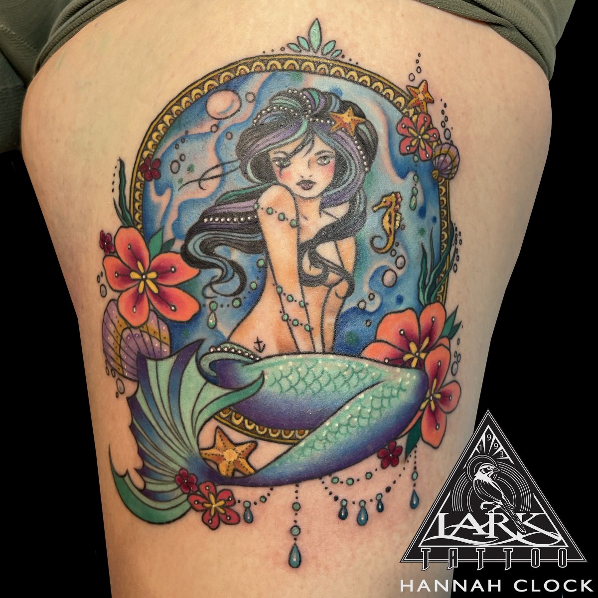 LarkTattoo's tweet photo. #Tattoo by #LarkTattoo artist Hannah Clock.
See more of Hannah's work: https://t.co/OLSzZRHXX1 
 #FemaleTattooer #FemaleArtist #LadyTattooer #Tattoo #Tattoos #Mermaid #MermaidTattoo #LegTattoo #ColorTattoo #CuteTattoo #ColorfulTattoo #PrettyTattoo #LongIslandTattooArtist https://t.co/CSkiNxFrOu