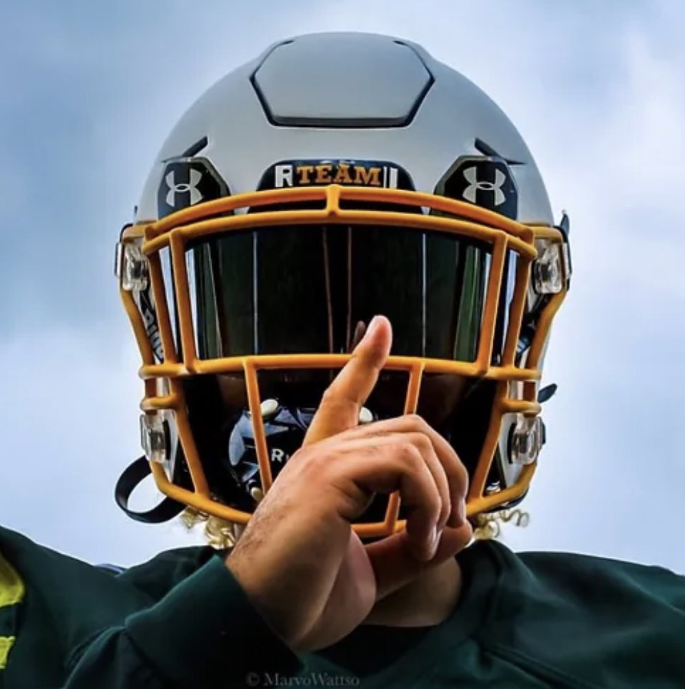 JayceQuirin's tweet photo. Grateful to receive my first official offer from Wright State University! Go Raiders! 🟢⚪️ @dsmith060488 @JeffSchibi @1heem8 @FootballParsons https://t.co/zx3Ky5P53Z