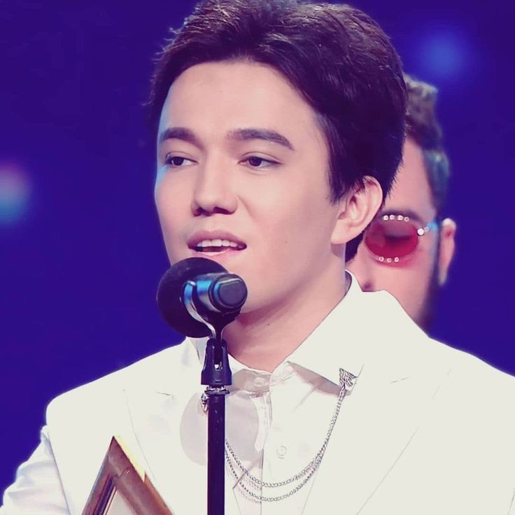 burbuja_dears's tweet photo. @Lnda1904 Venga lo que venga, lo recibiré con una sonrisa de oreja a oreja.
@dimash_official 🎶
#NewSpanishSong 👉🏼 #ElAmorEnTi
📢 #NewMusic 👉🏼#TheStoryOfOneSky 💫🎗️ https://t.co/ULo81BQHKW