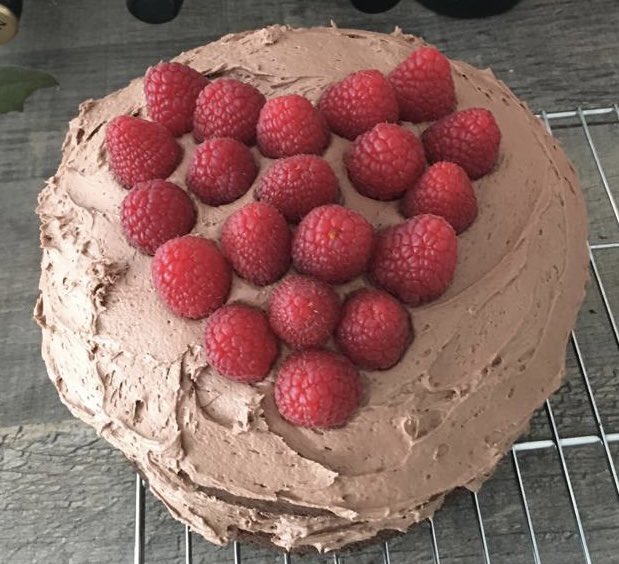 camraredisease's tweet image. This little better of a cake is coming to the tea party tomorrow! Come and dig into this chocolate and raspberry extravaganza by   CamRARE’s deputy @LCBMBE &amp;amp; her daughter. Exciting !! 

eventbrite.co.uk/e/rare-disease…