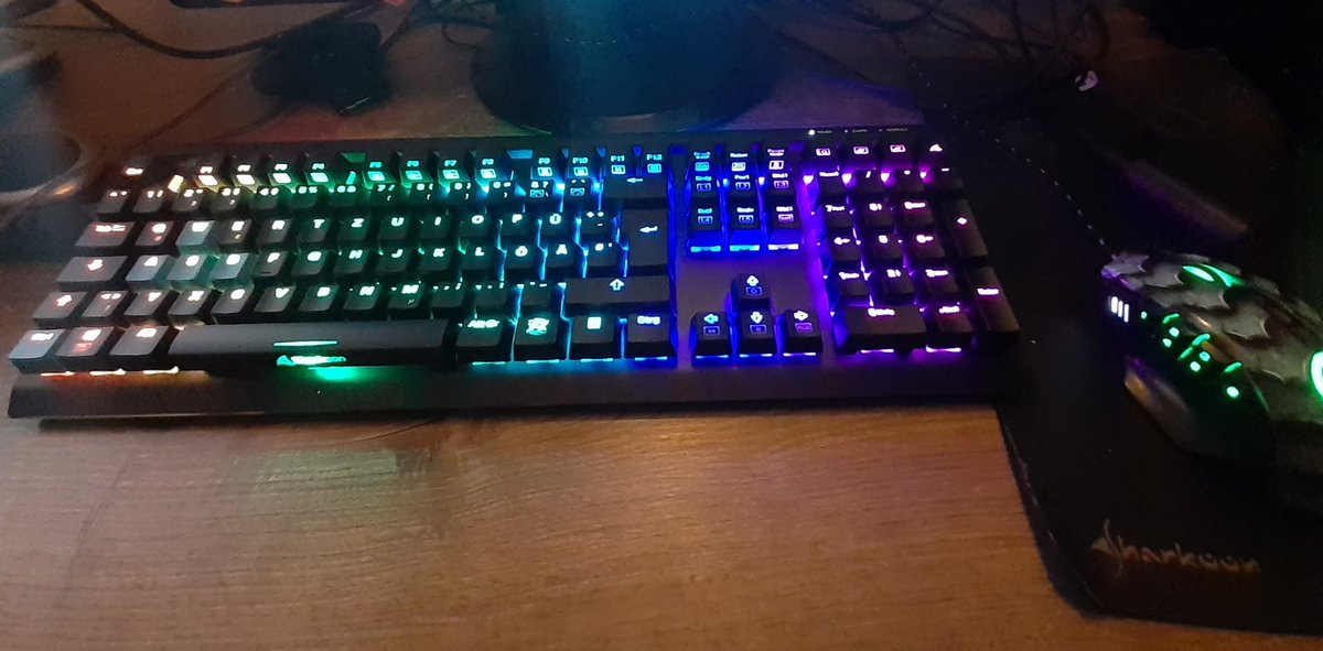 CopperTFox (@coppertfox) on Twitter photo Hab jetzt von <a href="/SharkoonNews/">Sharkoon Technologies</a> 's Skiller Mech SGK3 auf die SGK60 aufgerüstet. Mal wieder eine gute investition gewesen und danke an meine SGK3 für die guten Jahren ❤ Hab jetzt von <a href="/SharkoonNews/">Sharkoon Technologies</a> 's Skiller Mech SGK3 auf die SGK60 aufgerüstet. Mal wieder eine gute investition gewesen und danke an meine SGK3 für die guten Jahren ❤