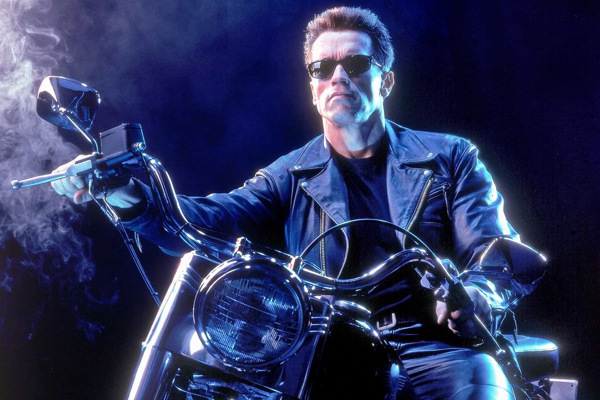 eeriestories's tweet photo. In tonight's TERMINATOR 2: JUDGMENT DAY (1991), Arnold Schwarzenegger plays a creaky old T-800 sent back in time to protect mankind's future savior and his mom from the more advanced T-1000 - a robot made of liquid metal.
📽️ 09:15 pm, @cinematekbe
#offscreenff #scifi #robots https://t.co/aQid2ezoyI