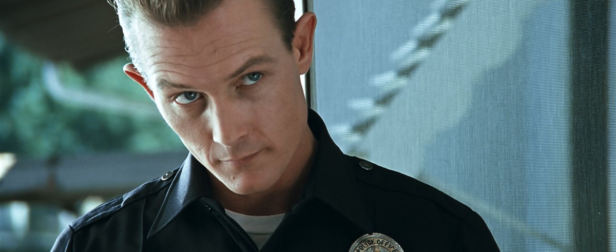 eeriestories's tweet photo. In tonight's TERMINATOR 2: JUDGMENT DAY (1991), Arnold Schwarzenegger plays a creaky old T-800 sent back in time to protect mankind's future savior and his mom from the more advanced T-1000 - a robot made of liquid metal.
📽️ 09:15 pm, @cinematekbe
#offscreenff #scifi #robots https://t.co/aQid2ezoyI