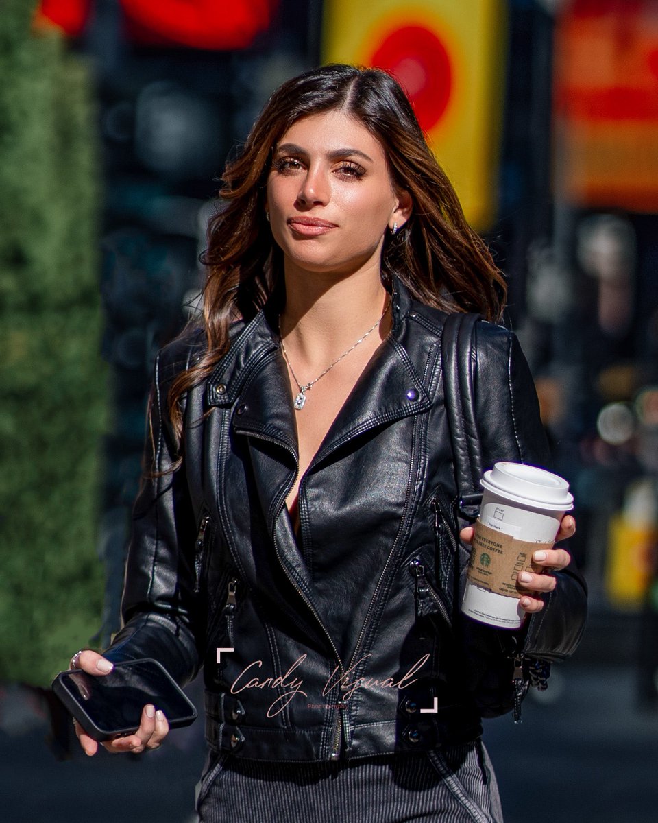 candyvisualart's tweet image. When you&apos;re lucky enough to work with a talented singer and model like @bellabarbaro , you just let the camera do its thing. 😍 Had a great time on this shoot! 
#photography #portrait #modeling #music #instaphoto