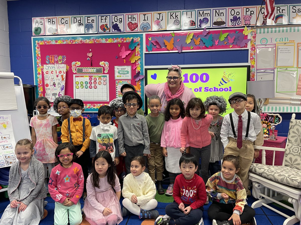 MrsRize's tweet photo. 100 days Wiser and 100 days of loving this sweet group of Kinders! So lucky to be their teacher! 💯🌟💚Cutest little 100 year olds ever! #Novipride #VOHEART
@NoviVillageOaks https://t.co/tnP7Q6VvR9