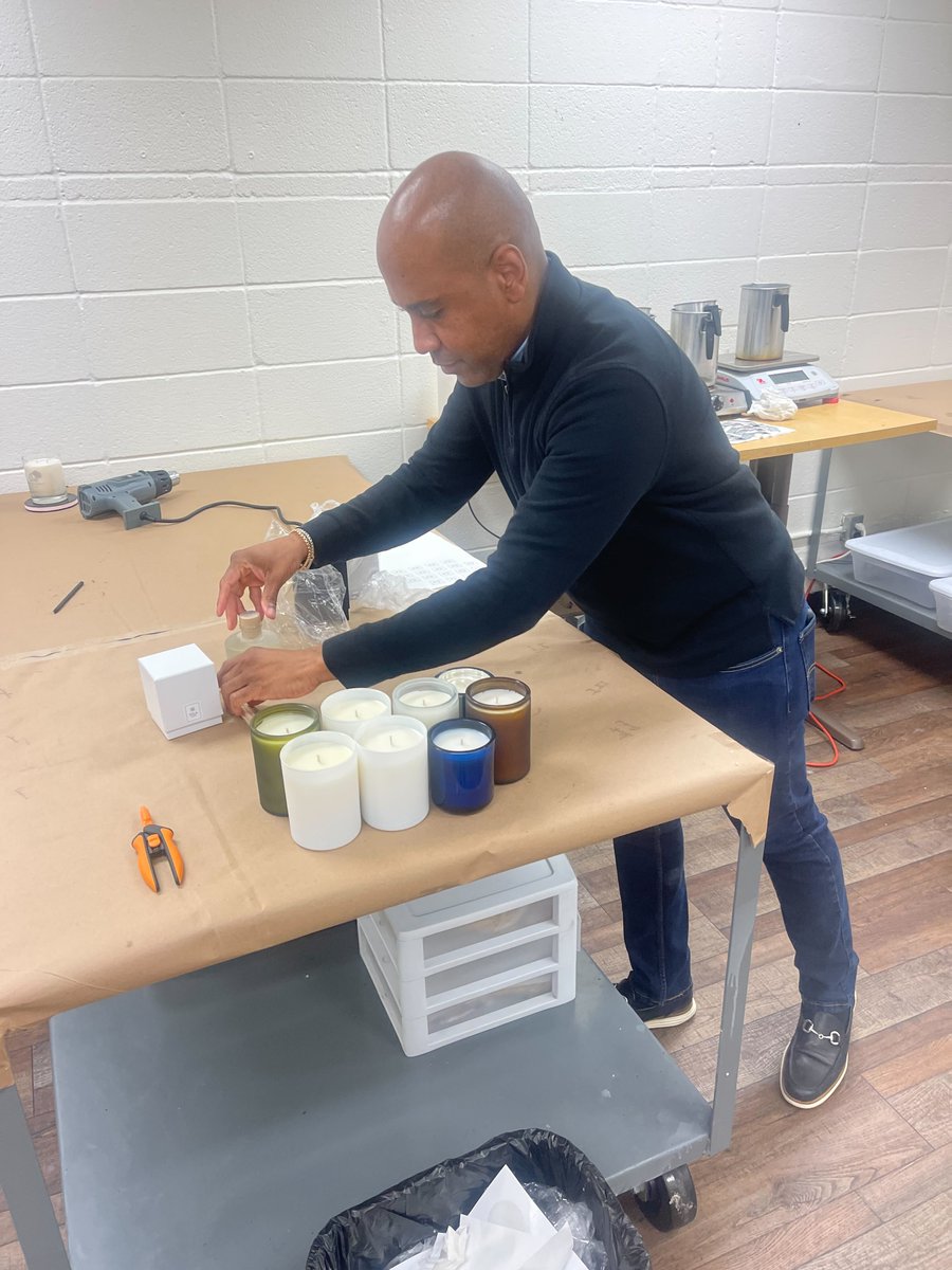 thegoodfdn's tweet image. We received a behind the scenes look at @AustinStreetCtr last week! 

The Sisterhood Program at Austin Street creates beautiful hand-poured candles and proceeds from sales benefit the women served. austinstreet.org/austin-street-… #HelpThemHome