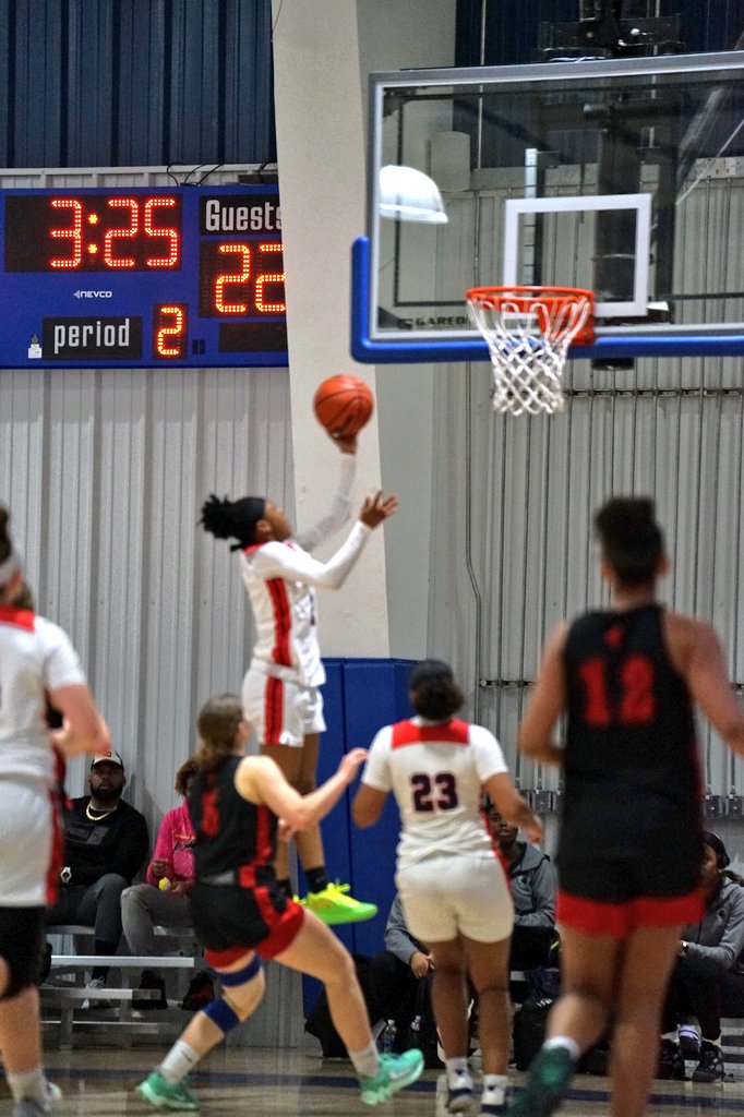 coachkent02's tweet photo. 🚨Jordan Speller 5"6 Pg 27 NC 🚨
#alwaysinthegym #ieNationals
@JordanSpeller3 is the best 27 in NC hands down. Everyone tells me there's other kids I need to see I have not seen anyone close to her level.
@InsiderExposure @BatsonBBall @_BlakeDerrick @NYGHoops @CarolinaGHoops https://t.co/PlPNqwNYzU