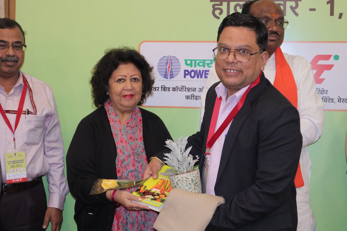 MalaRajyaShah's tweet image. संसदीय राजभाषा समिति ने आज विज्ञान भवन, नई दिल्ली में स्थित केंद्र सरकार के कायालयों  में संघ के राजकीय प्रयोजनों के लिए हिंदी के प्रयोग में की गई प्रगति की समीक्षा की।

#SecondSubCommittee
#AzadiKaAmritMahotsav 
@BJP4India @narendramodi