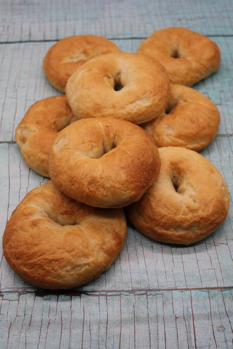 fellybull's tweet image. Bagels...a delicious bagel recipe...they're soft and chewy...perfect toasted with butter or topped with cream cheese and smoked salmon!😋

RECIPE: ow.ly/jPk650MQ0yV

#bagels #homemadebread #breadrecipes #wholeyum #foodyub #feedfeed #foodgawker #sophisticatedgourmet