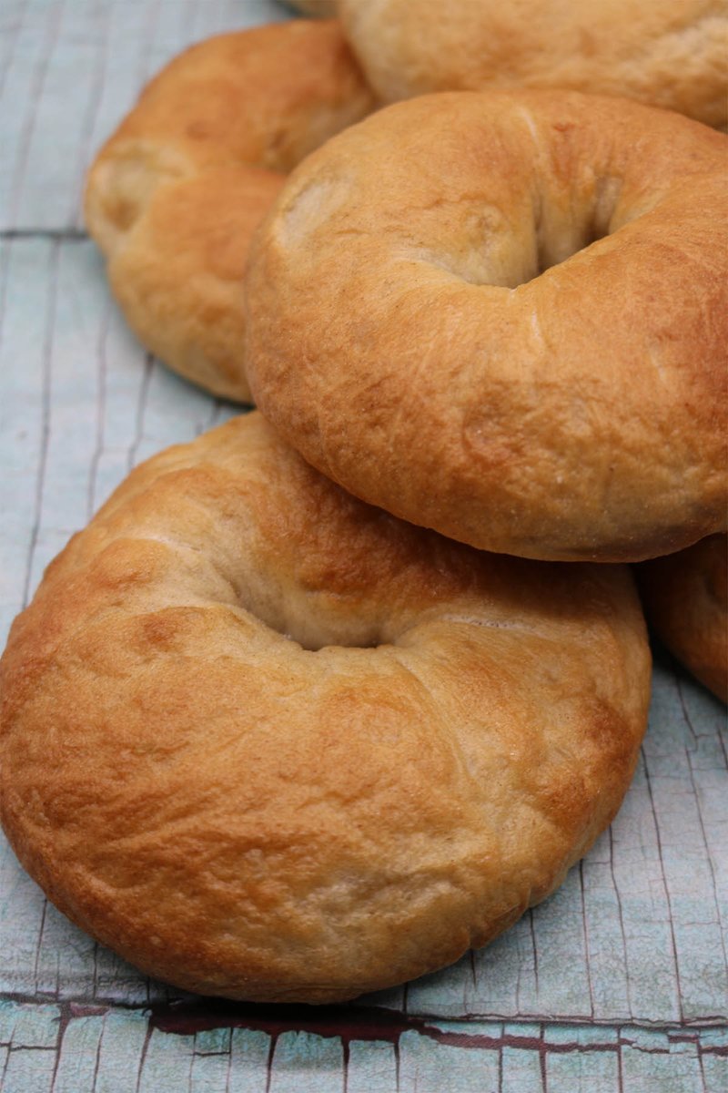 fellybull's tweet image. Bagels...a delicious bagel recipe...they're soft and chewy...perfect toasted with butter or topped with cream cheese and smoked salmon!😋

RECIPE: ow.ly/jPk650MQ0yV

#bagels #homemadebread #breadrecipes #wholeyum #foodyub #feedfeed #foodgawker #sophisticatedgourmet