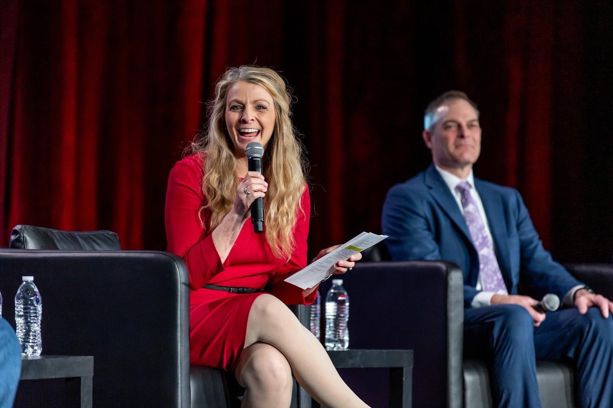 FMWFChamber's tweet image. Over 500 attendees heard from our expert keynote speakers and panelists from across the Midwest at the #MidwestSummit last week. 

Thank you to premier sponsors Cass County Electric Cooperative and Bremer Bank for making this event successful and impactful. 

📸: @5foot20
