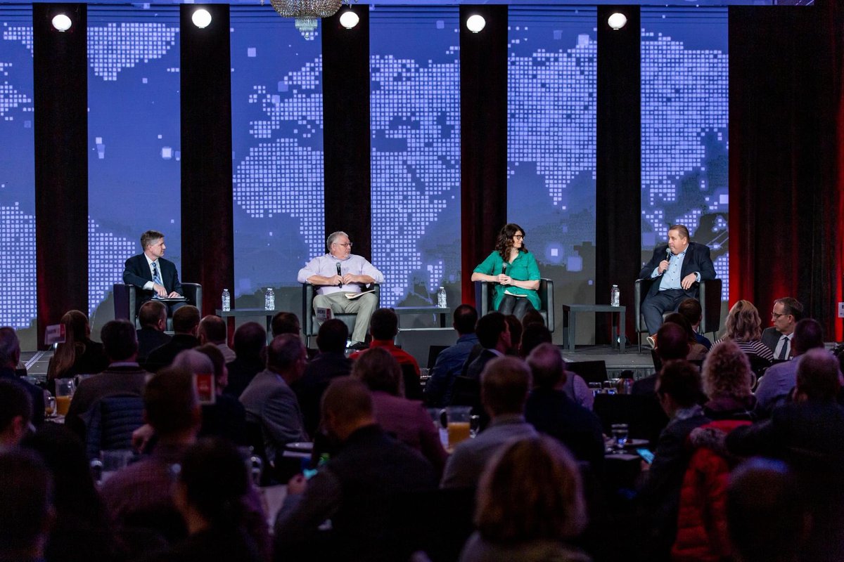 FMWFChamber's tweet image. Over 500 attendees heard from our expert keynote speakers and panelists from across the Midwest at the #MidwestSummit last week. 

Thank you to premier sponsors Cass County Electric Cooperative and Bremer Bank for making this event successful and impactful. 

📸: @5foot20