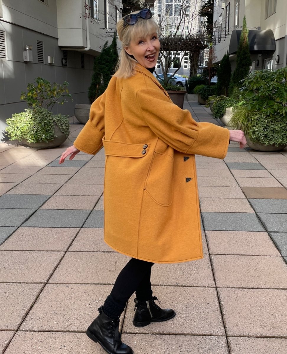 MinervaFabrics's tweet photo. We are smitten with the gorgeous details sewn into this beautiful @mimigstyle #S9186 coat by @intostitches - the triangular bound buttonholes are a triumph!

Find out more at https://t.co/ICLRfJPHDt

#Minerva #MinervaMakes #MinervaMakers #Sew #SewingCoats #CoatSewing #BoiledWool https://t.co/mjNlJA2jU1
