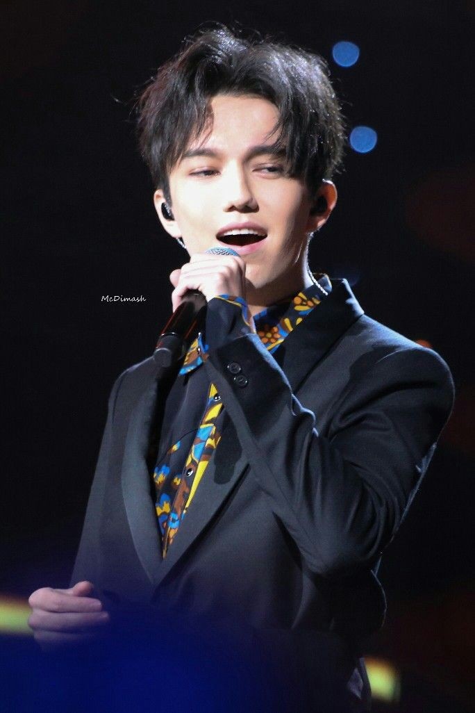 burbuja_dears's tweet photo. @Lnda1904 Hay quien escribe con la razón, pero los mejores autores escriben con el corazón.
@dimash_official 🎶
#NewSpanishSong 👉🏼 #ElAmorEnTi
📢 #NewMusic 👉🏼#TheStoryOfOneSky 💫🎗️ https://t.co/maqP2vtiJk