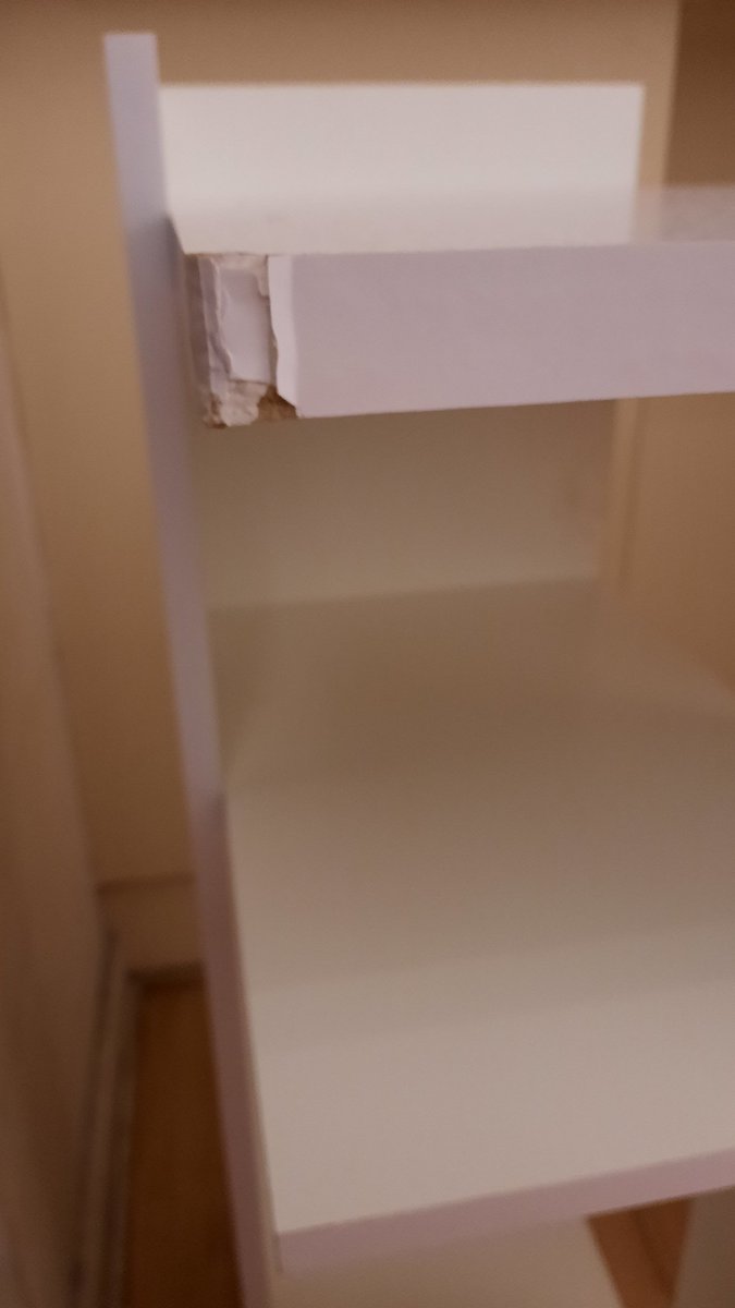 cotesanchez35's tweet photo. Aún no me responden por el escritorio blanco con 2 gavetas que compre y viene con partes rotas y parchadas @defabrica  @SERNAC https://t.co/i5QRBtjUrp
