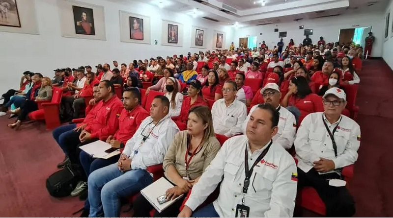VTVcanal8's tweet photo. CPTT de Pdvsa y Pequiven fortalecen organización en nueva fase de integración

#ElEsequiboEsDeVenezuela

https://t.co/BXkXqVuI0f https://t.co/gJzQL1yAzg