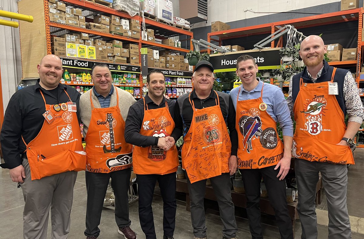 Congratulations to Justin and team at Store 3828 in E. Columbus! Store looked outstanding and ready for Spring!