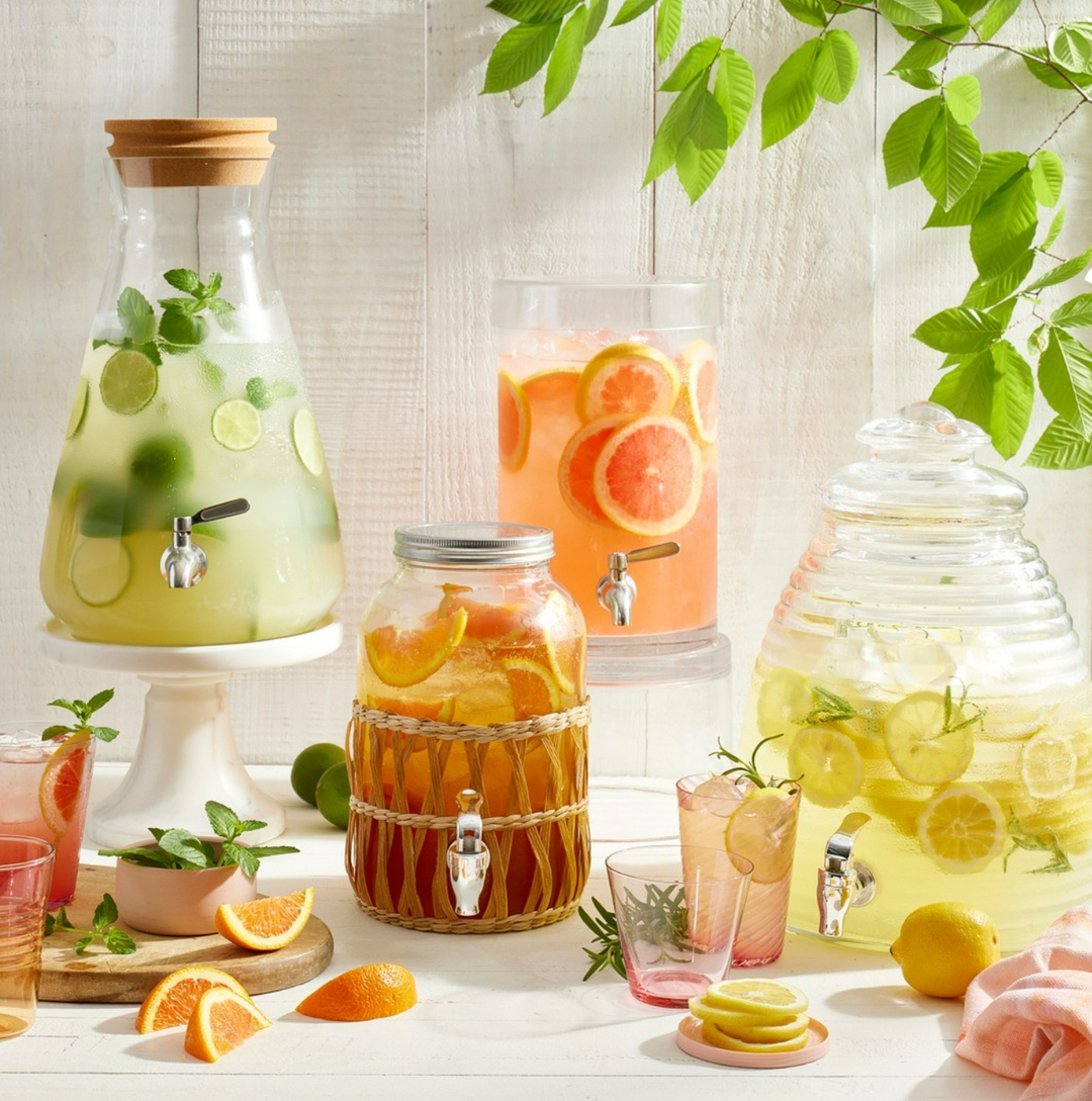 DianeJamesHome's tweet photo. With temperatures in the 60's this week, it almost feels like spring! Inspired by @kathleen_varner to create some fruity cocktails to toast the warm weather...
📸 @hectormsanchezphoto for @southernlivingmag
#darlingmovement #theeverygirlathome #housebea https://t.co/ld2JZ6PSq2